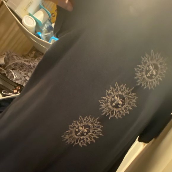 Womans destressed tee - Picture 2 of 3